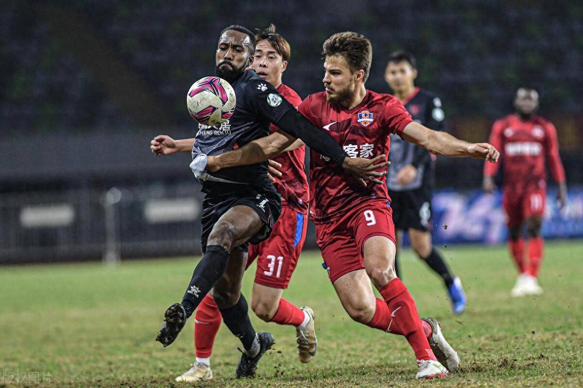 华体会平台-赛前体能课后，西汉姆更衣室发声备战意甲，管理层满意，数据趋势出现新变化的简单介绍